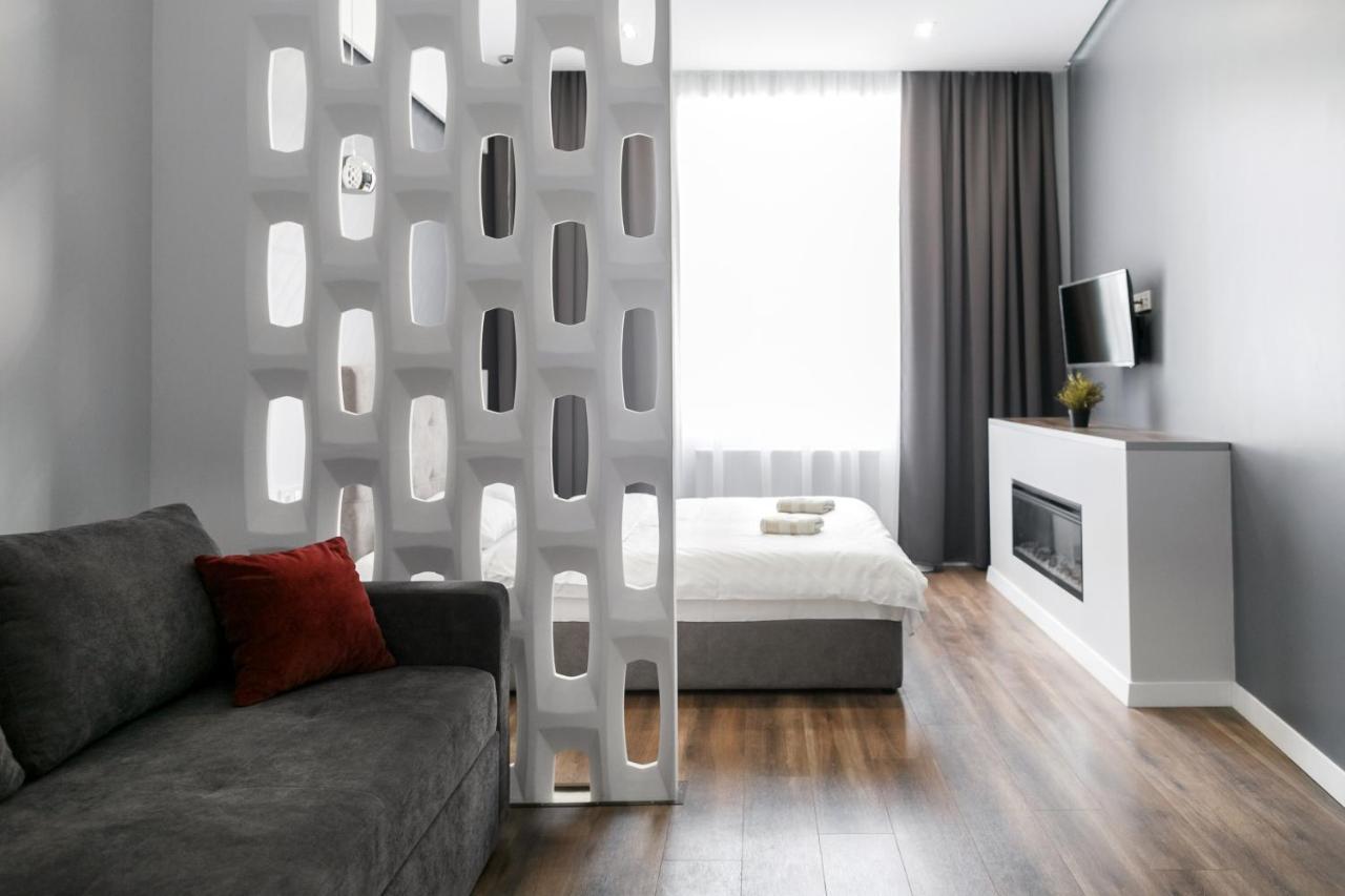 Exciting Apartment Lviv Fireplace Esterno foto